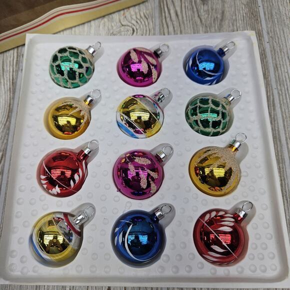 Vintage‎ Bradford Glass Christmas Ornaments Set 12 Mini Hand Decorated NOS Boxed - Picture 1 of 7